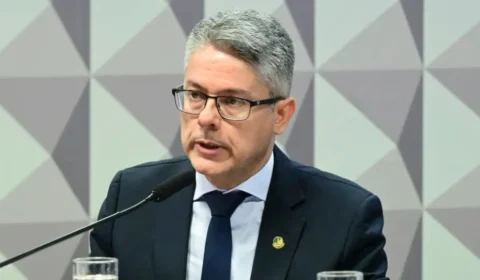 Senador acusa PGR de inércia e pede indiciamento de Paulo Gonet e ministros do STF