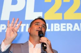 Flávio Bolsonaro pede união e cita a Bíblia em vídeo para lideranças de direita