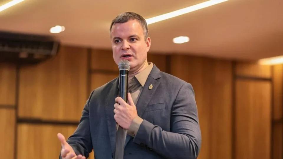 Rodrigo Sá desiste de pré-candidatura ao Senado após anúncio de Wilson Lima