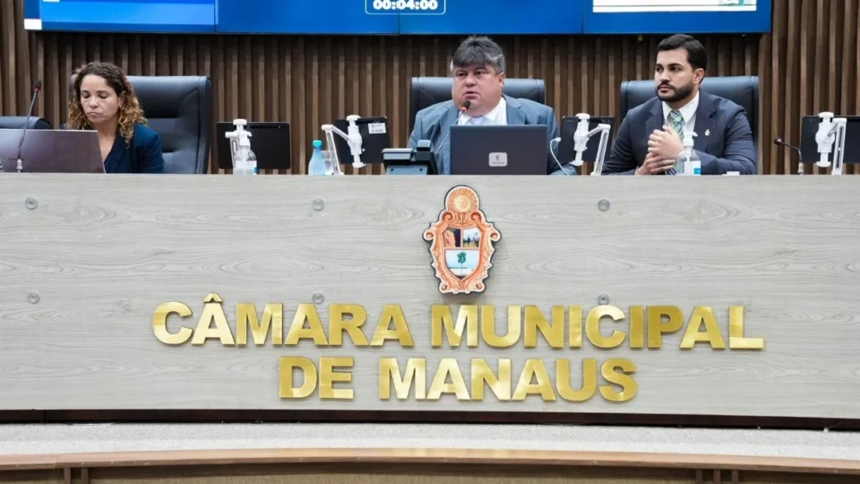 CMM nega nepotismo e afirma que ainda não foi notificada pelo Ministério Público