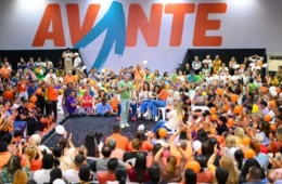 David Almeida reúne mil lideranças no Avante e oficializa projeto de reeleição de Daniel Almeida