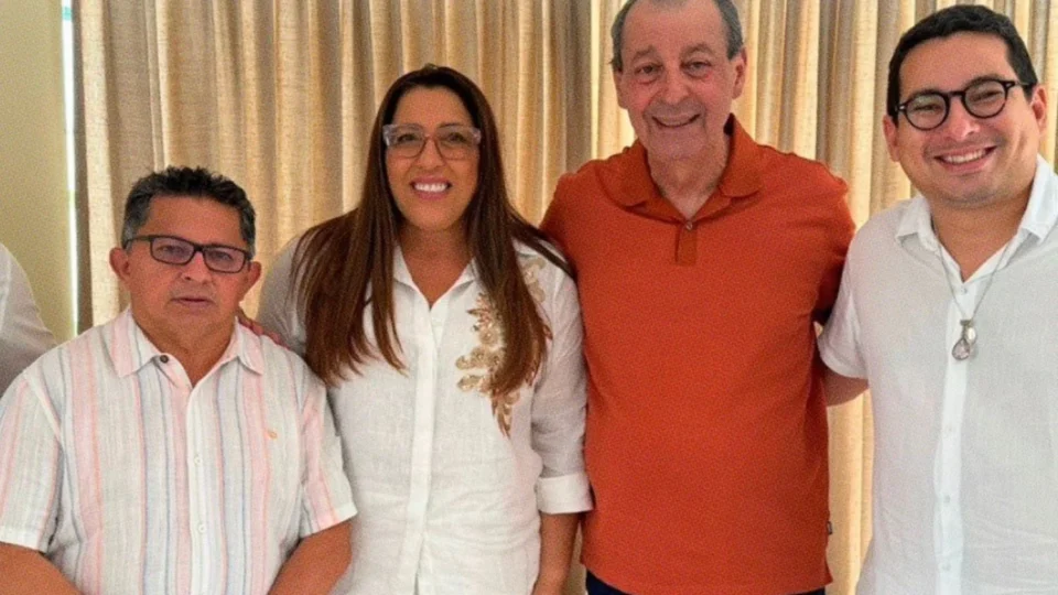 PT, PV e PCdoB oficializam apoio a Omar Aziz para o Governo do AM