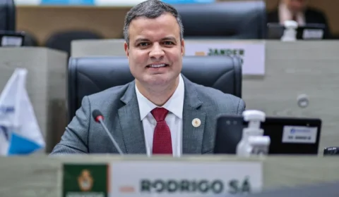 Wilson Lima oficializa Rodrigo Sá como pré-candidato ao Senado em evento de filiação