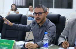 Vereador Ítalo Otávio cobra esclarecimentos sobre pagamento parcial do Prêmio Gestão Escolar em Boa Vista