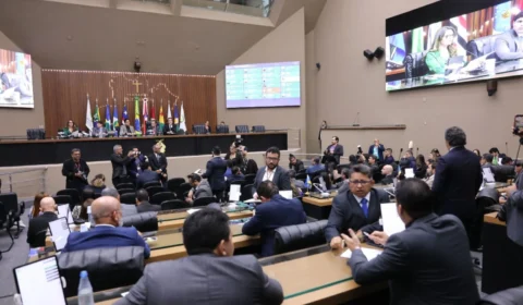 Rumo ao ‘Tampão’: ALEAM aprova rito sucessório e marca eleição para maio