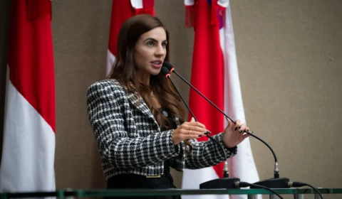 Débora Menezes propõe lei para blindar denunciantes de violência contra crianças no Amazonas
