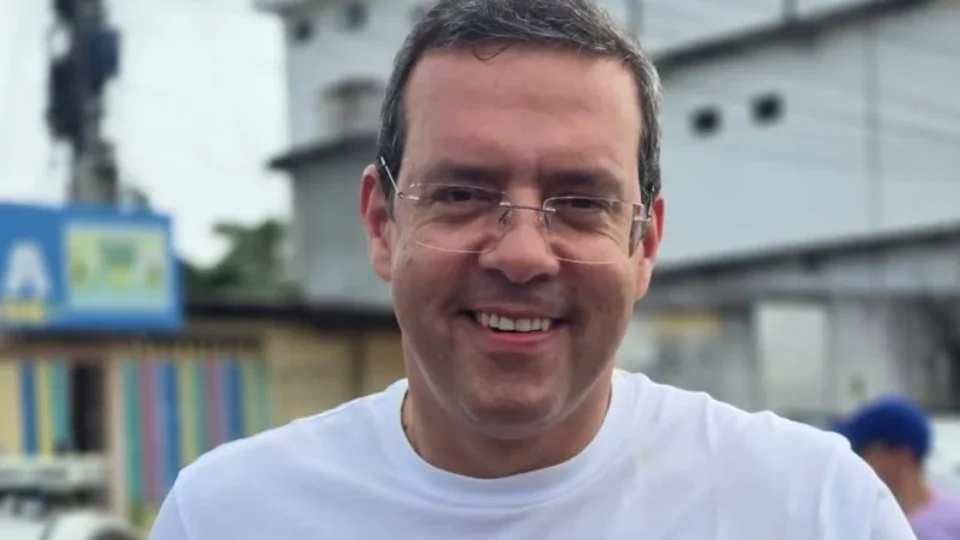 Furlan lidera pesquisa Veritá, mas enfrenta vaias em estádio de Santana