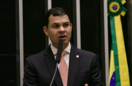 Saullo Vianna articula aprovação de novas regras do seguro-defeso e garante regularização para pescadores do AM