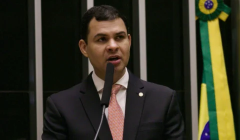 Saullo Vianna articula aprovação de novas regras do seguro-defeso e garante regularização para pescadores do AM