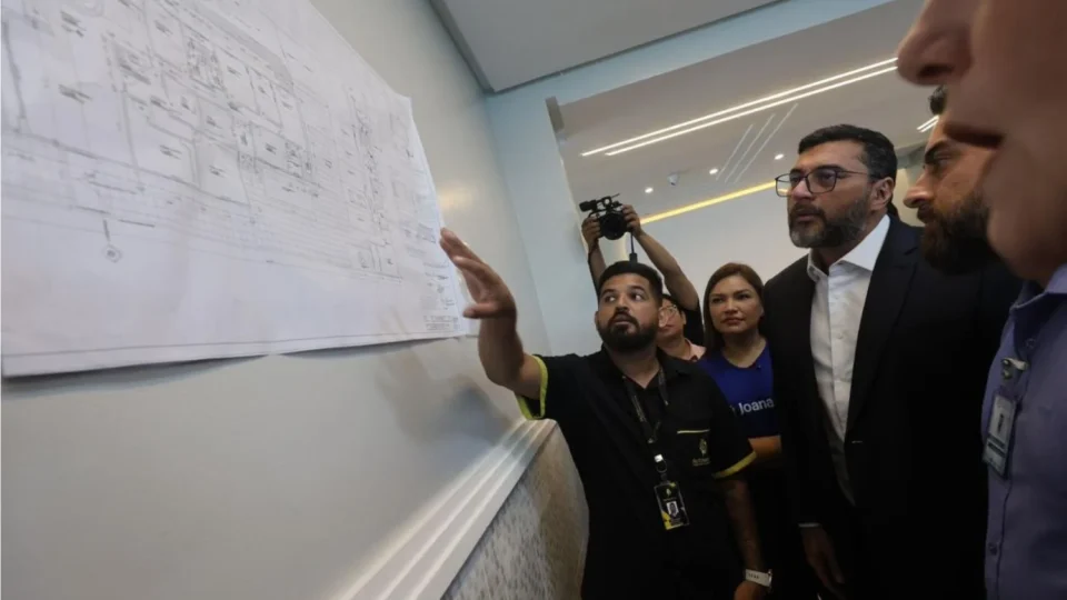 Wilson Lima vistoria Centro de Atenção Juventude TEA e confirma entrega para este mês