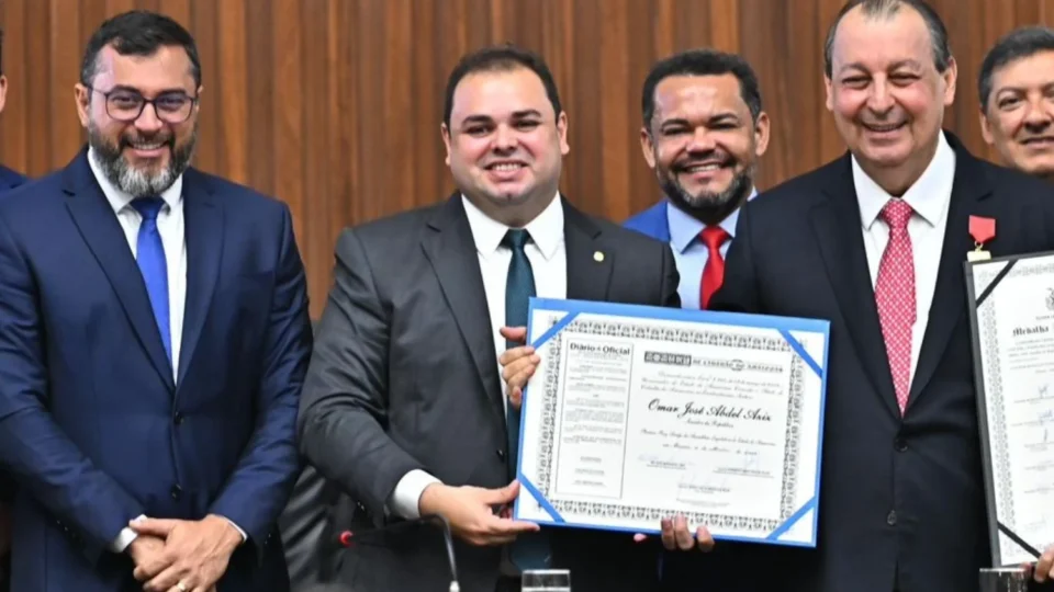 A ‘benção’ de Cidade: Afago em Omar Aziz sinaliza rumos da máquina estadual para a eleição