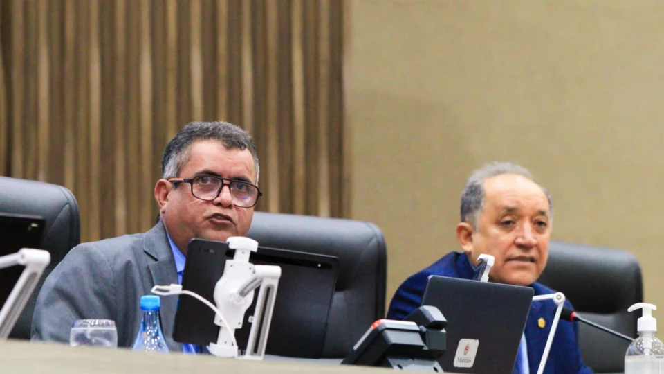 CMM articula melhorias no abastecimento de água e incentivo ao futebol amazonense