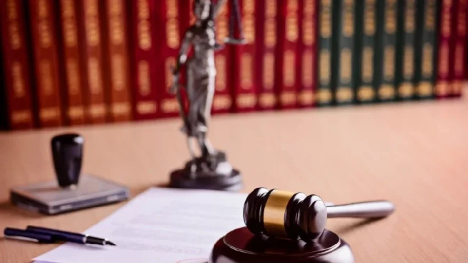 Justiça condena vereador de Manaus por nepotismo em gabinete na Câmara Municipal