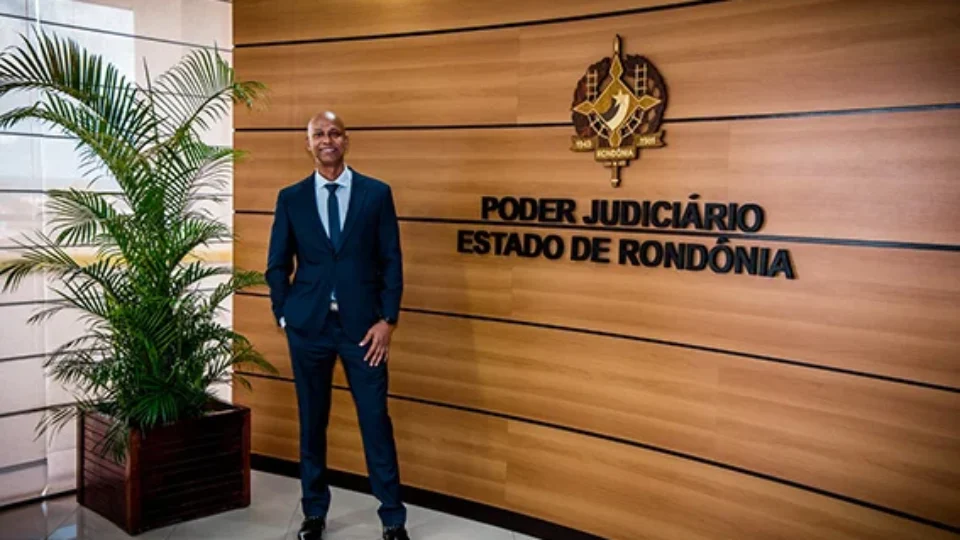 Ex-juiz denuncia racismo institucional e transfobia no TJRO; caso chega ao CNJ