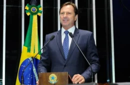 Relator do TRE-RO vota contra Acir Gurgacz e mantém inelegibilidade até 2030