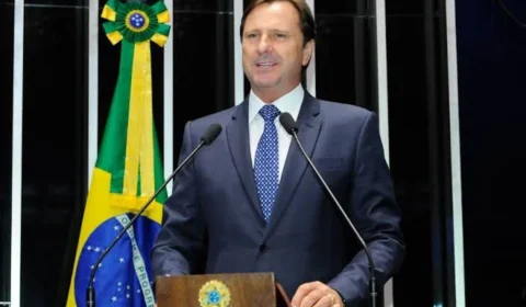 Relator do TRE-RO vota contra Acir Gurgacz e mantém inelegibilidade até 2030