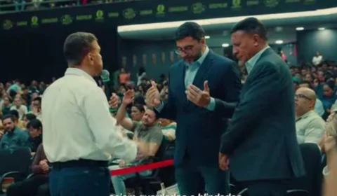 Renê Terra Nova exalta Wilson Lima em culto e sinaliza aliança política em Manaus