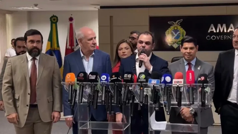 Roberto Cidade muda 11 secretários um dia após vitória na Aleam