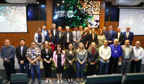 Embaixadores da União Europeia visitam UEA e conhecem projetos de inovação sustentável no Amazonas