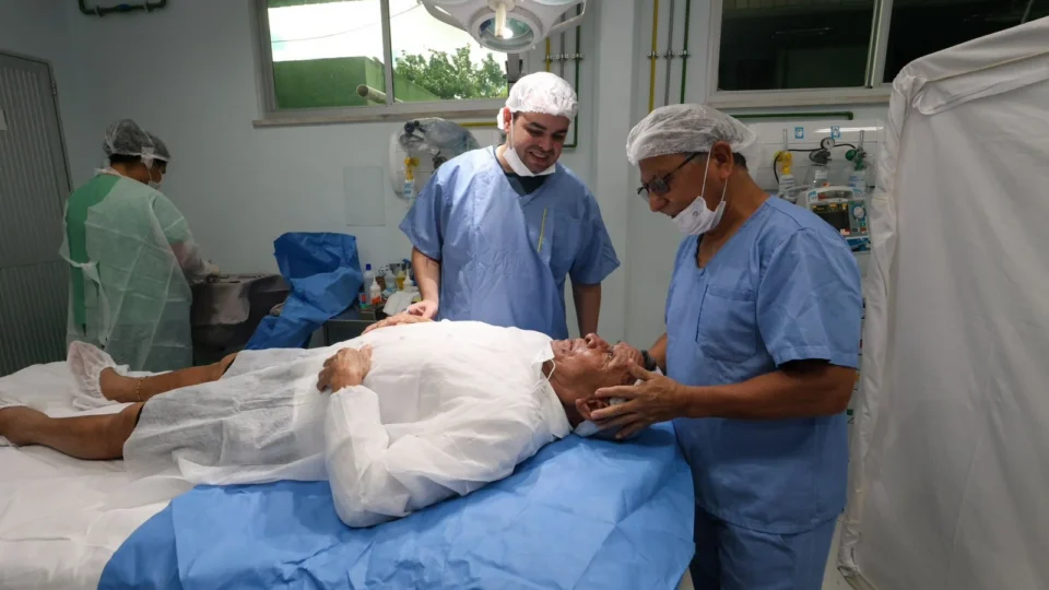 Roberto Cidade acompanha mutirão de cirurgias dermatológicas do Opera+ Amazonas em Manaus