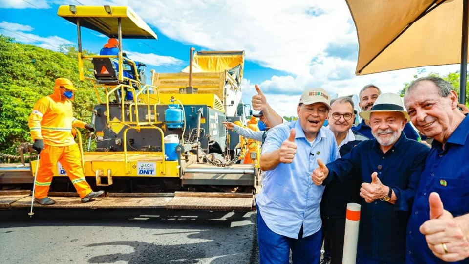 Lula anuncia novas moradias, reforça obras na BR-319 e cumpre agenda ao lado de Omar Aziz em Manaus
