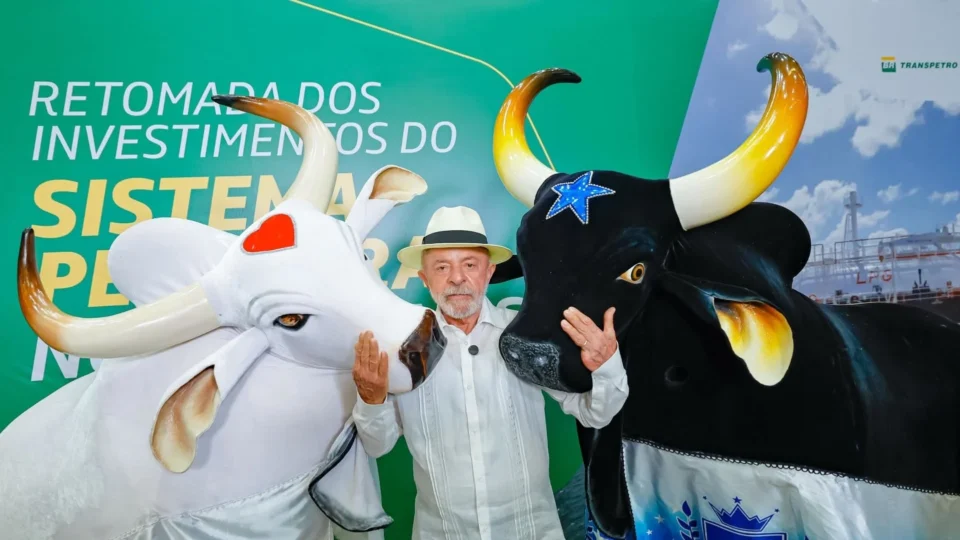 Lula exalta Festival de Parintins e diz que rivalidade entre Caprichoso e Garantido é exemplo para o Brasil