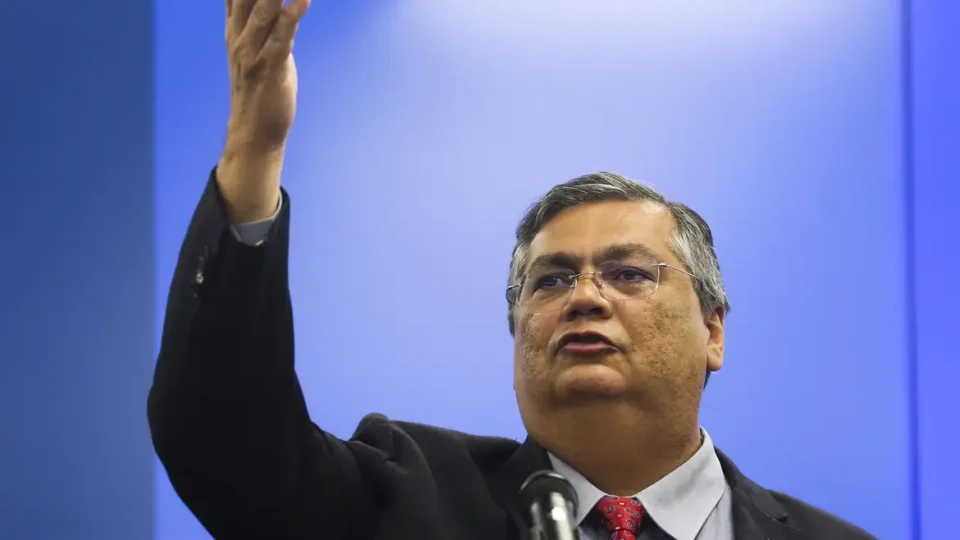 Flávio Dino assume ação no STF que pode impactar eleição suplementar em Roraima