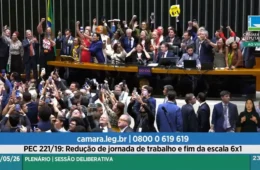 Bancada do Amazonas vota unida e acompanha aprovação do fim da escala 6×1 na Câmara