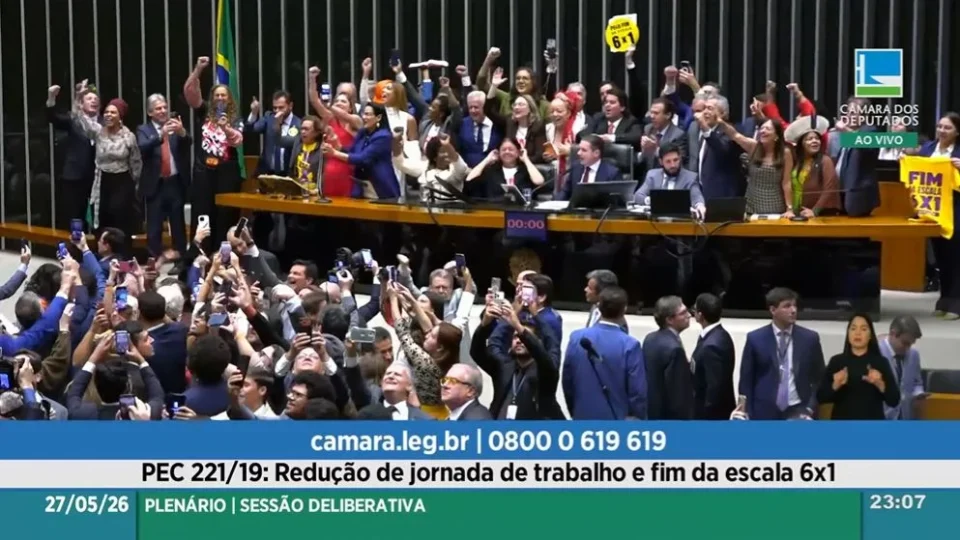 Bancada do Amazonas vota unida e acompanha aprovação do fim da escala 6×1 na Câmara