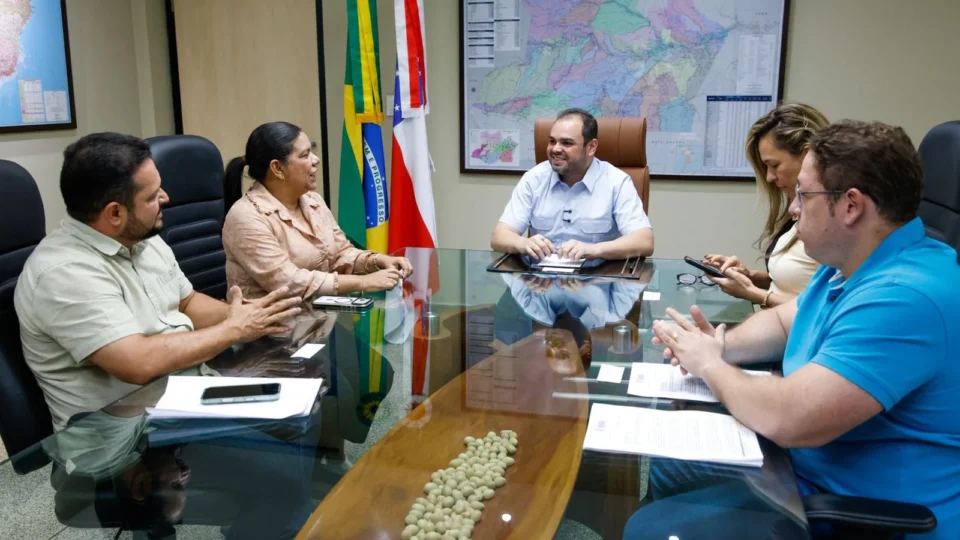 Roberto Cidade autoriza novas obras de infraestrutura em três municípios do interior