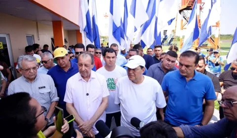 Omar Aziz rebate críticas e diz que apoio a Parintins vai além dos três dias de festival