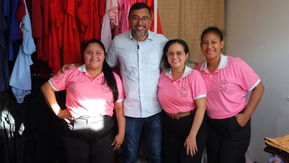 Em Barreirinha, Wilson Lima destaca histórias de mulheres que ampliaram renda com apoio do Crédito Rosa