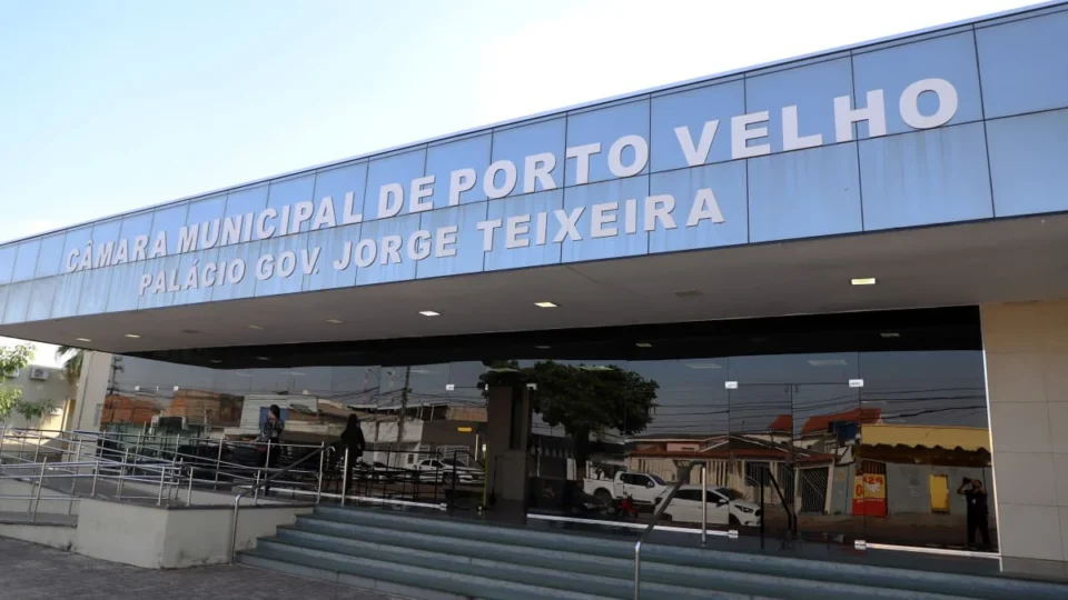 Câmara de Porto Velho aprova projeto que amplia proteção às mulheres com autorização para porte de spray de defesa
