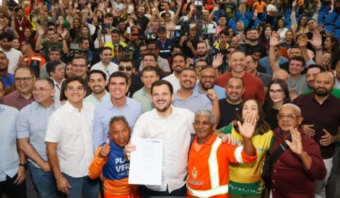 Mais de 35 mil servidores de Manaus terão reajuste salarial e aumento no auxílio-alimentação