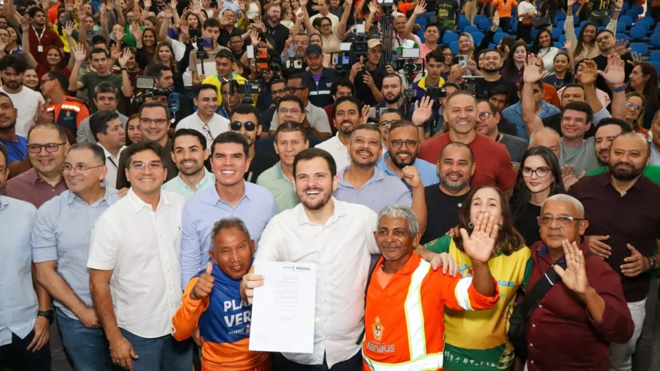 Mais de 35 mil servidores de Manaus terão reajuste salarial e aumento no auxílio-alimentação