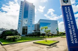 ALE-RO aprova projeto que exige autorização dos pais para atividades escolares sobre gênero
