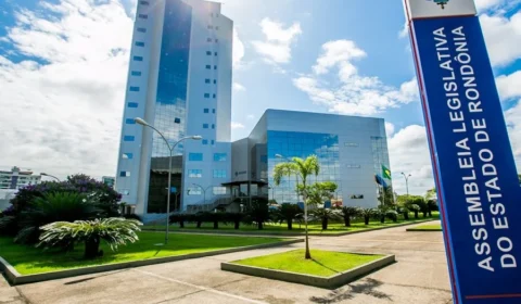 ALE-RO aprova projeto que exige autorização dos pais para atividades escolares sobre gênero