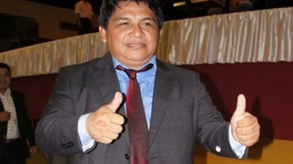 Ex-prefeito de Barreirinha é preso por usar dinheiro público para comprar passagens a familiares
