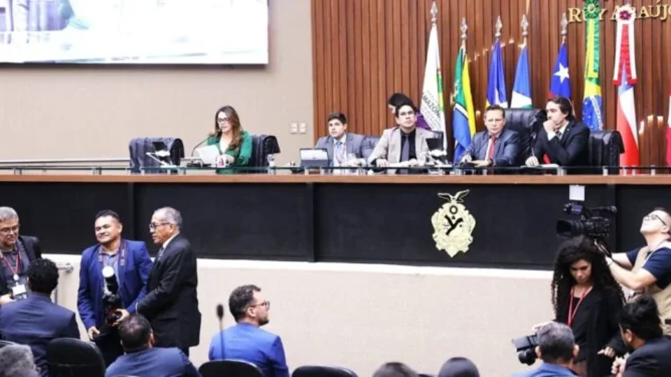 MP do Amazonas recomenda ponto eletrônico na Aleam após apurar denúncias sobre servidores