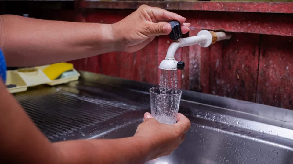 Conta de água pode ter nova forma de cobrança em Manaus; entenda o que pode mudar