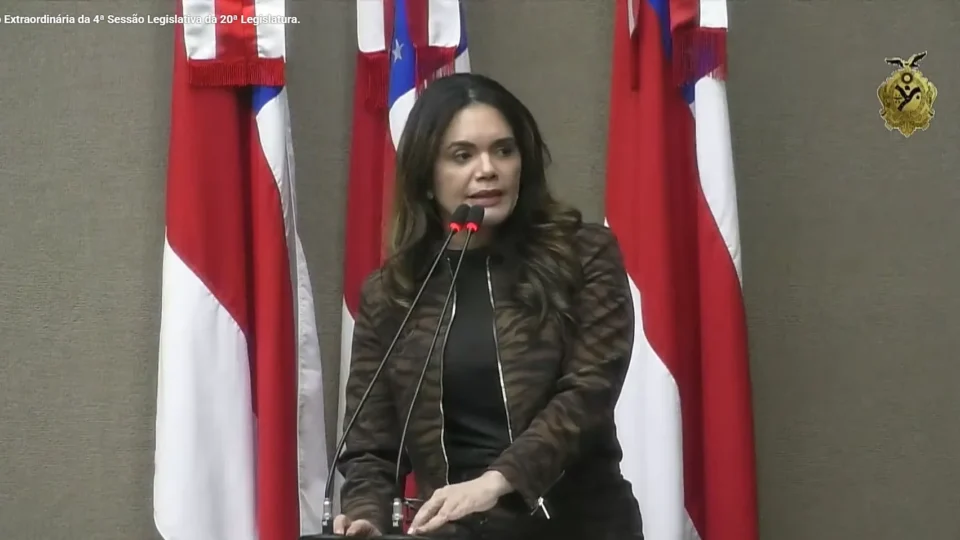Deputada questiona convocação de sessão extraordinária na Aleam e cobra mais transparência