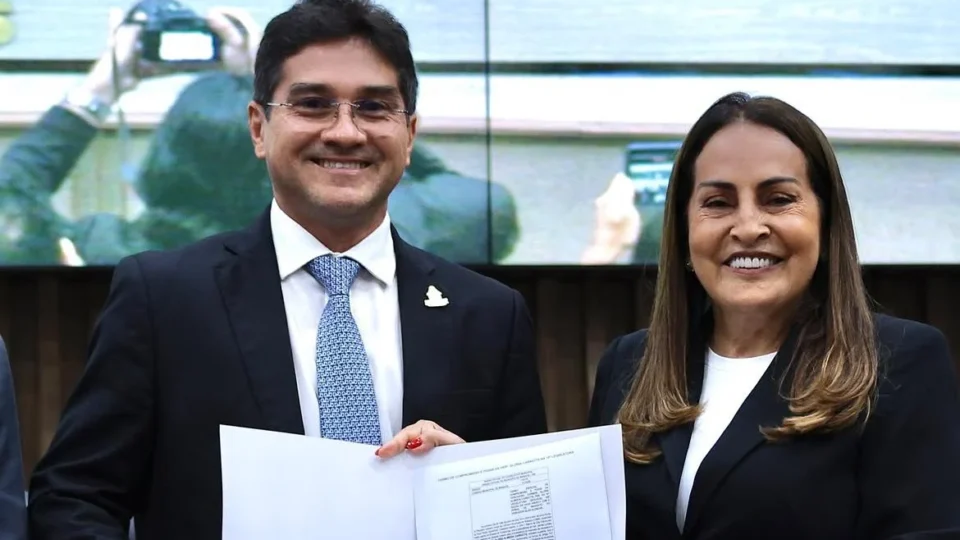 Glória Carratte toma posse para o sétimo mandato na Câmara Municipal de Manaus