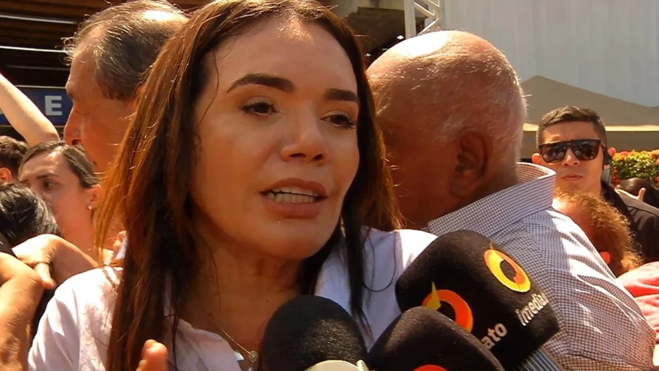 “Omar tem palavra e sabe cuidar das pessoas”, diz Alessandra Campelo ao ser oficializada candidata a vice-governadora