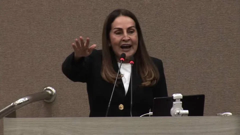 TSE revoga liminar, mantém Glória Carratte na Câmara e impõe nova derrota a Elan Alencar