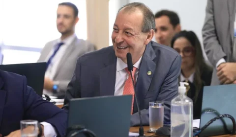 Omar Aziz assume relatoria da PEC do fim da escala 6×1 e promete acelerar votação
