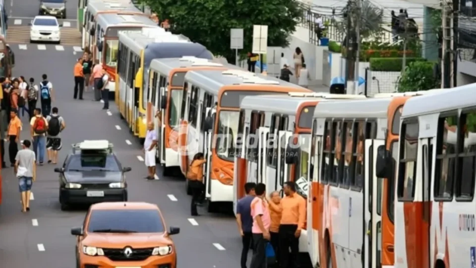 Após ameaça de paralisação de transporte coletivo, Prefeitura anuncia suspensão do movimento em Manaus após negociações
