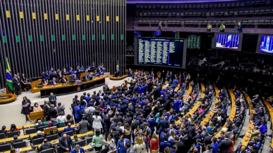 Bancada de Rondônia vota unida pelo fim da escala 6×1