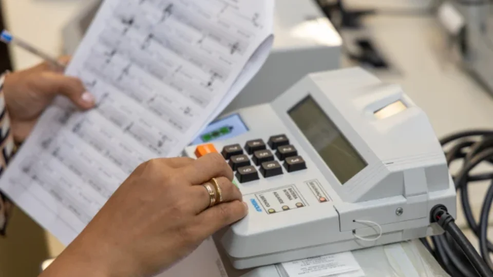 Mudanças em locais de votação levam TRE-AM a alertar eleitores de Manaus