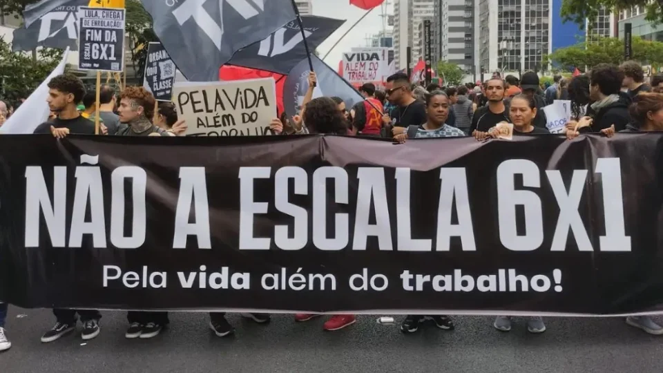 Fim da escala 6×1 avança no Senado e vai para análise da CCJ