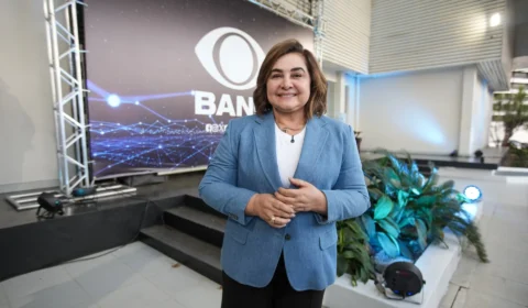 Maria do Carmo encerra debate convocando população para a mudança: ‘Ninguém muda escolhendo mais do mesmo”